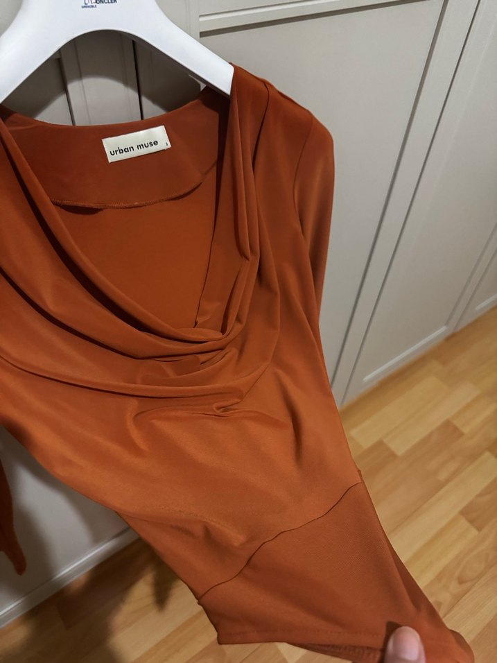 Açık kahve Drapeli Yüksek Yakalı Kadın Bluz - Görsel 2