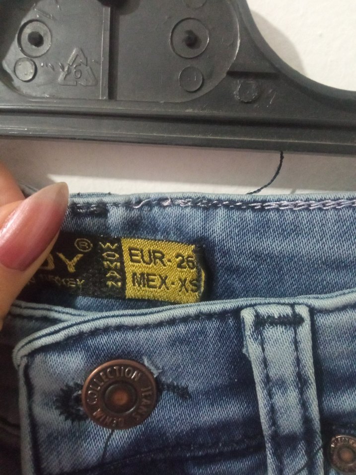 Düğmeli Mini Kot Şort - Görsel 4