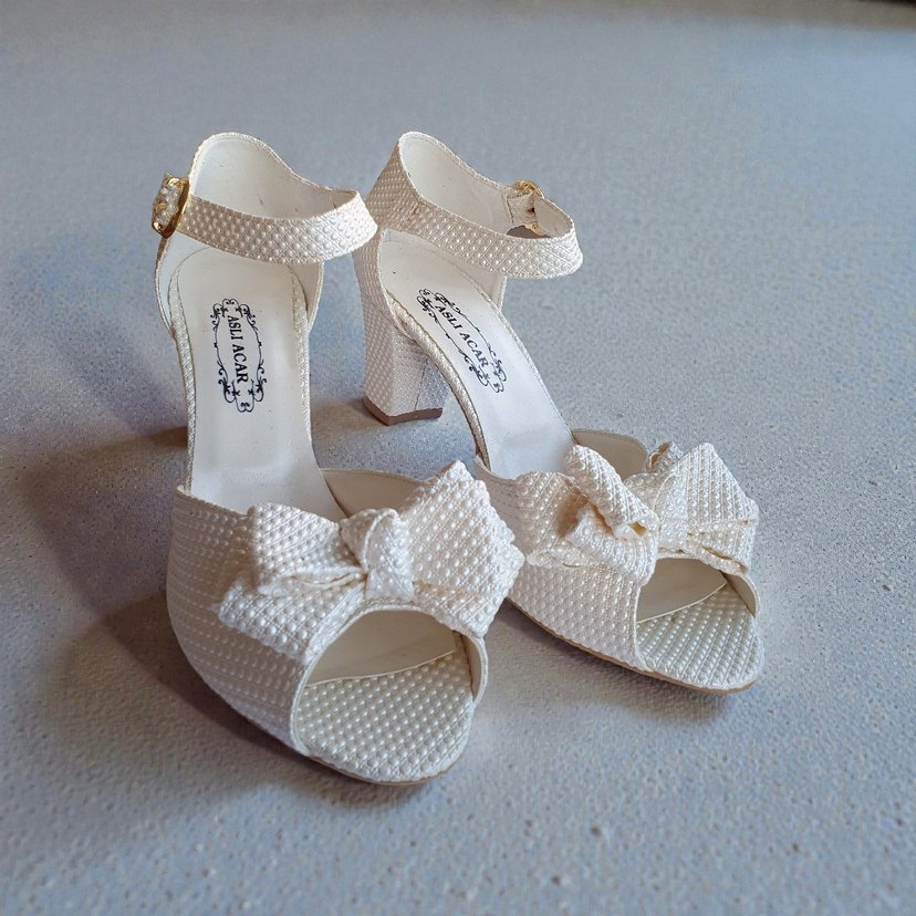 Aslı Acar Beyaz Topuklu Ayakkabı | 40 Numara | Hiç Giyilmemiş - Görsel 2