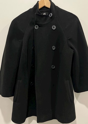 Düğmeli Siyah Kaban - Görsel 2