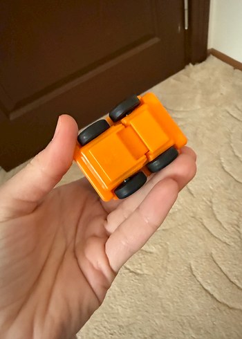 Kinder Max Egg Koyunlu Oyuncak Araba - Görsel 3