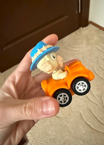 Kinder Max Egg Koyunlu Oyuncak Araba - Görsel 2