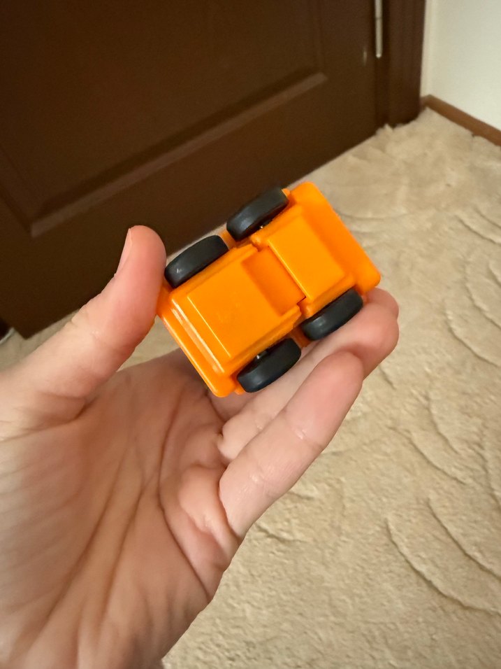 Kinder Max Egg Koyunlu Oyuncak Araba - Görsel 3