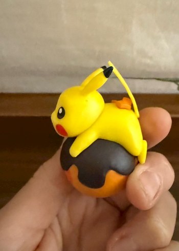 Renkli Pikachu Figürü - Görsel 4