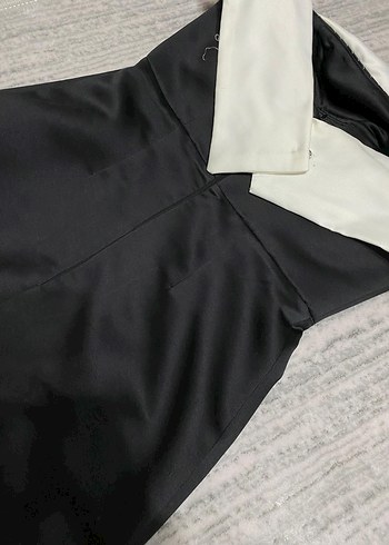 Beyaz askısız uzun siyah elbise - Görsel 2