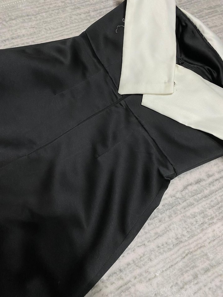 Beyaz askısız uzun siyah elbise - Görsel 2