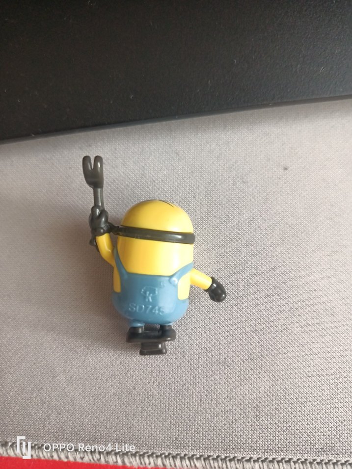 Renkli Sarı Minyon Figür - Görsel 2