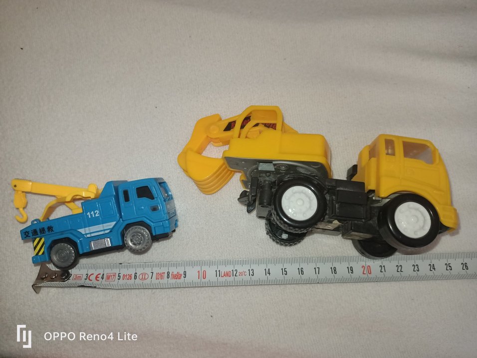 Sarı ve Mavi Renkli Oyuncak İş Araçları - Görsel 2