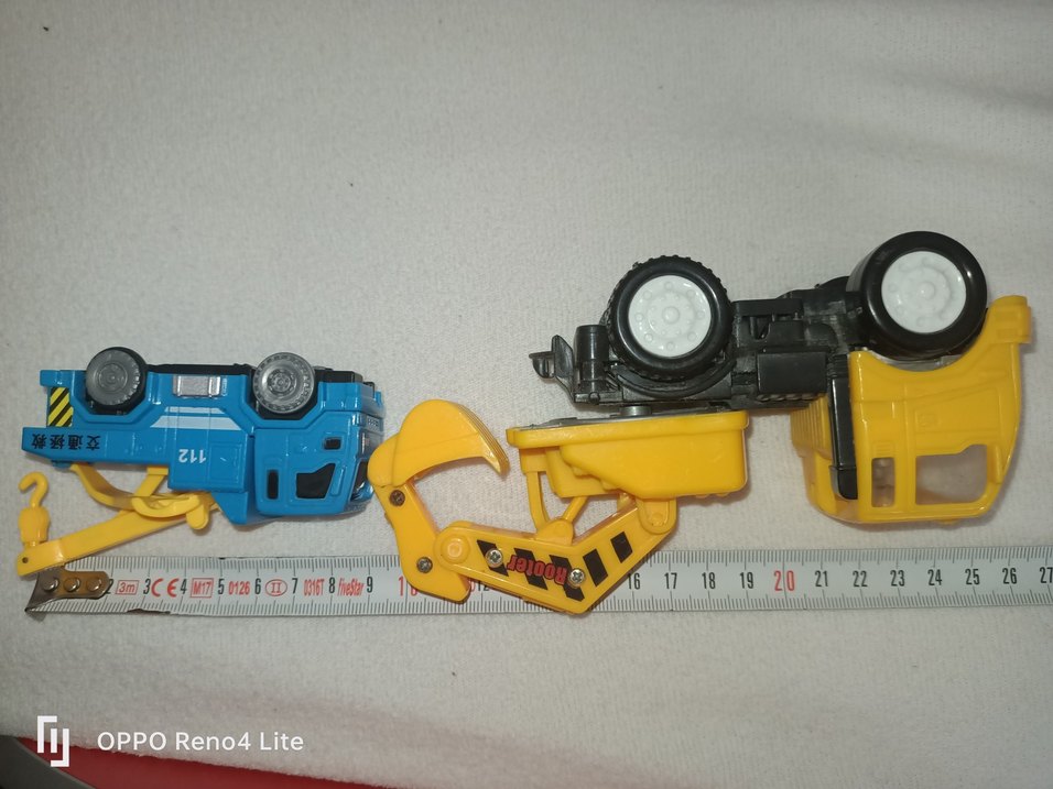 Sarı ve Mavi Renkli Oyuncak İş Araçları - Görsel 3