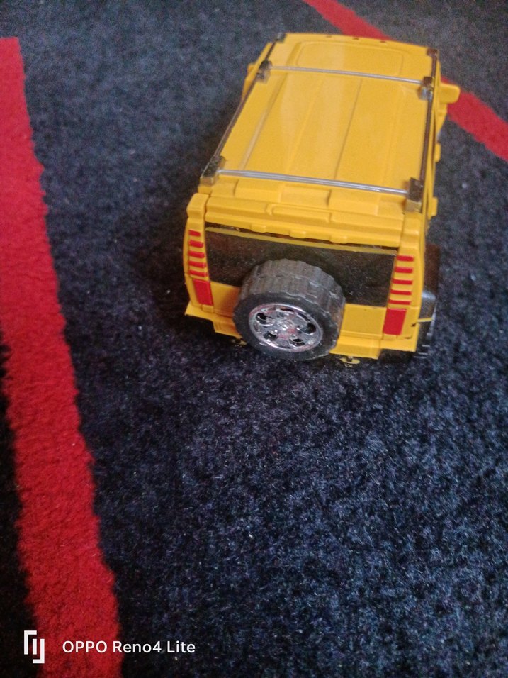 Sarı Renkli Oyuncak robota donusen Araba - Görsel 2