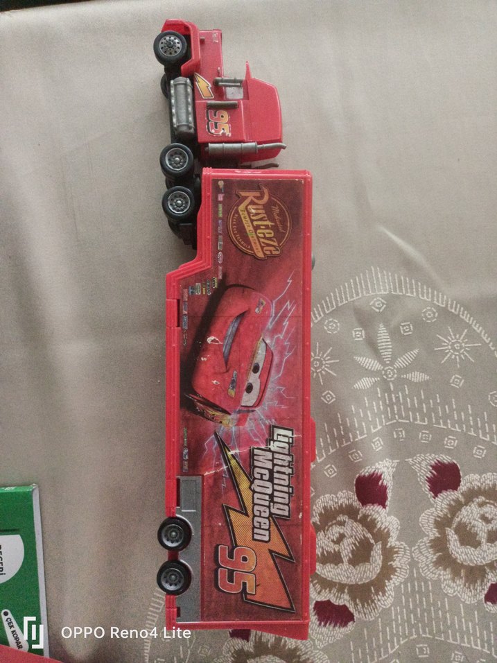 Kırmızı Lightning McQueen Oyuncak Kamyon - Görsel 2