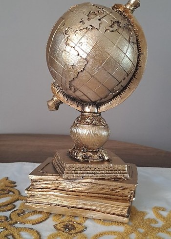 Altın Renkli Dünya Figürü - Görsel 2