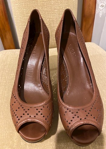 Gucci 36,5