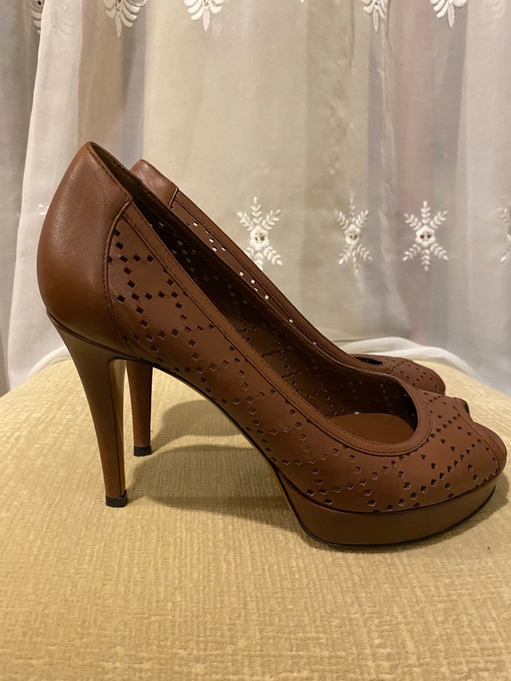 GUCCI Delikli, Bej Deri Topuklu Kadın Ayakkabı - Görsel 2