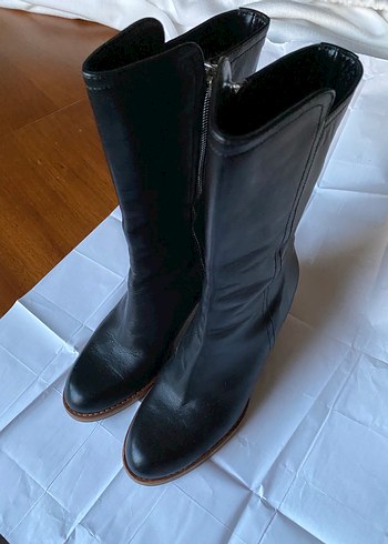 Escada 38