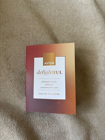 Avon delightful vücut spreyi numune