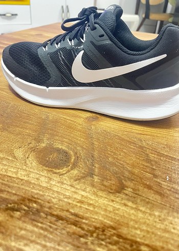 Nike Siyah Bağcıklı Erkek Koşu Ayakkabısı Run Swift 3 - Görsel 2