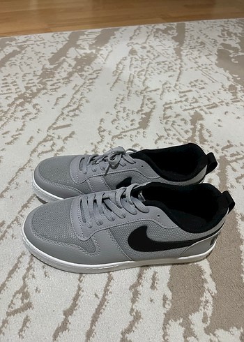 Gri Bağcıklı Nike Spor Ayakkabı - Görsel 2