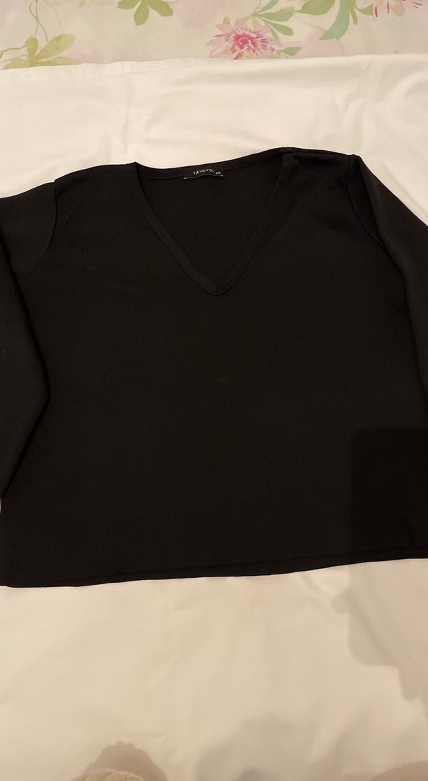 Siyah V Yakalı Rahat Kesim Kadın Kazak - Görsel 2