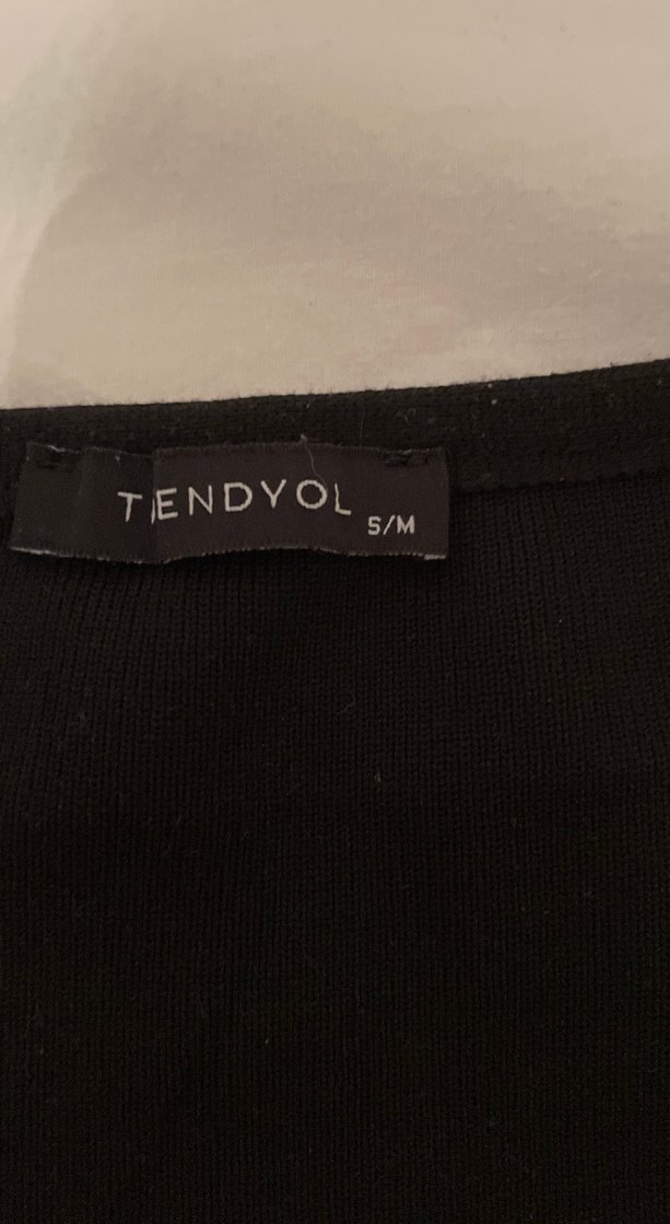 Siyah V Yakalı Rahat Kesim Kadın Kazak - Görsel 3