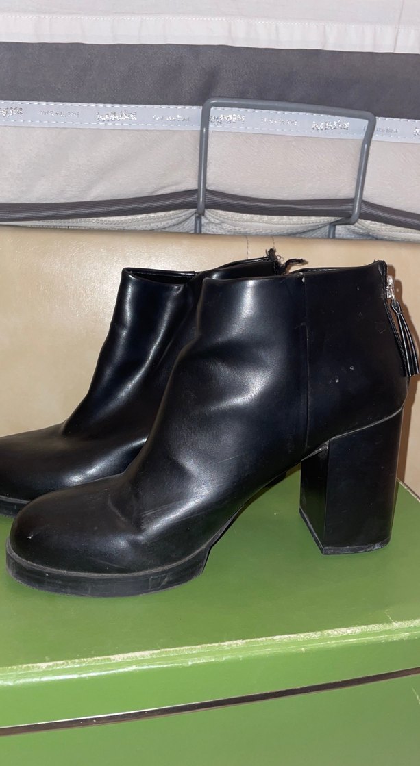 Siyah Deri  Topuklu Kadın Botları - Görsel 2