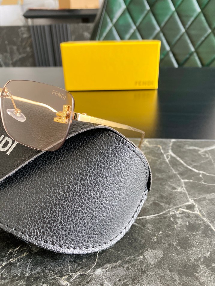 FENDİ GÖZLÜK - Görsel 3