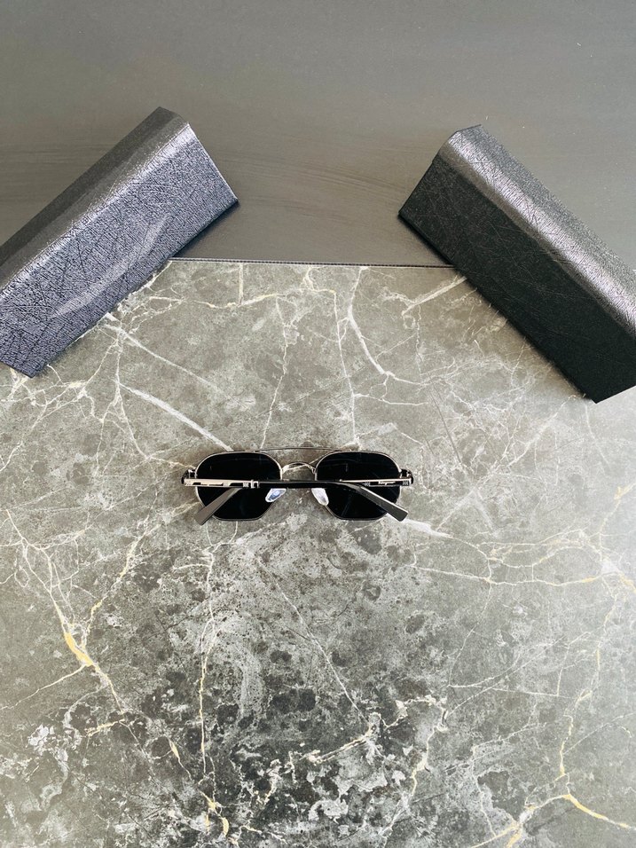 FERRAGAMO GÜNEŞ GÖZLÜĞÜ - Görsel 2