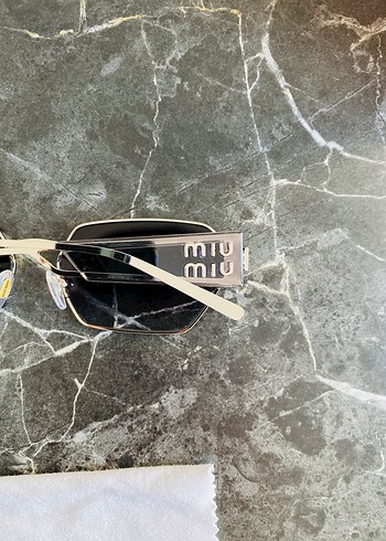 MİU MİU KADIN GÖZLÜK - Görsel 3