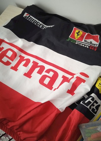 Biker Tarzı Ferrari Baskılı Kırmızı-siyah yağmurluk - Görsel 2