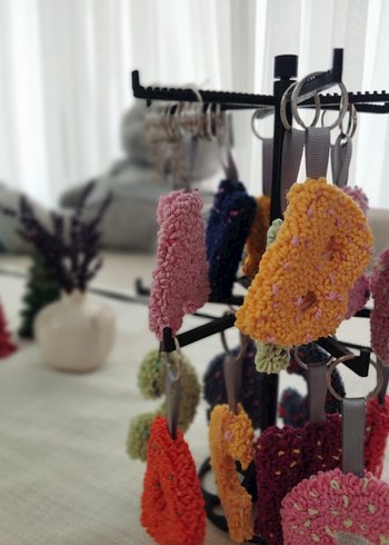 Sarı renkli punch b harfi 
İşlemeli Bohem Anahtarlık - Görsel 2