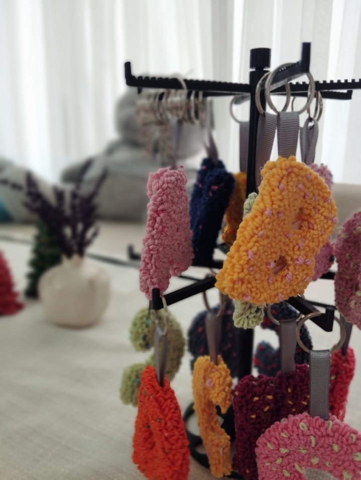 Sarı renkli punch b harfi 
İşlemeli Bohem Anahtarlık - Görsel 2