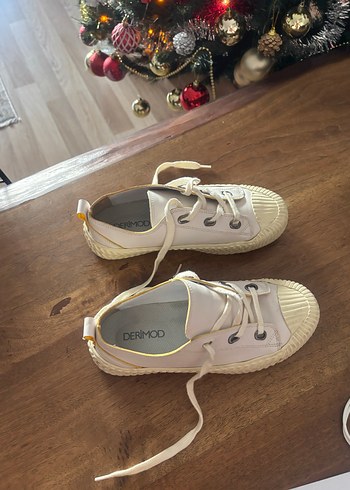 Beyaz Bağcıklı Kadın Spor Ayakkabı - Görsel 4