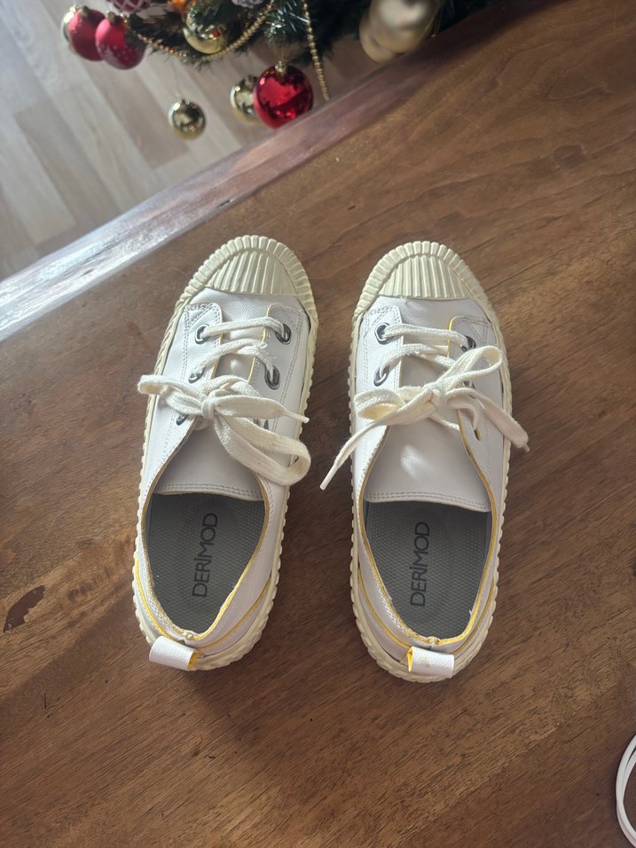 Beyaz Bağcıklı Kadın Spor Ayakkabı - Görsel 2