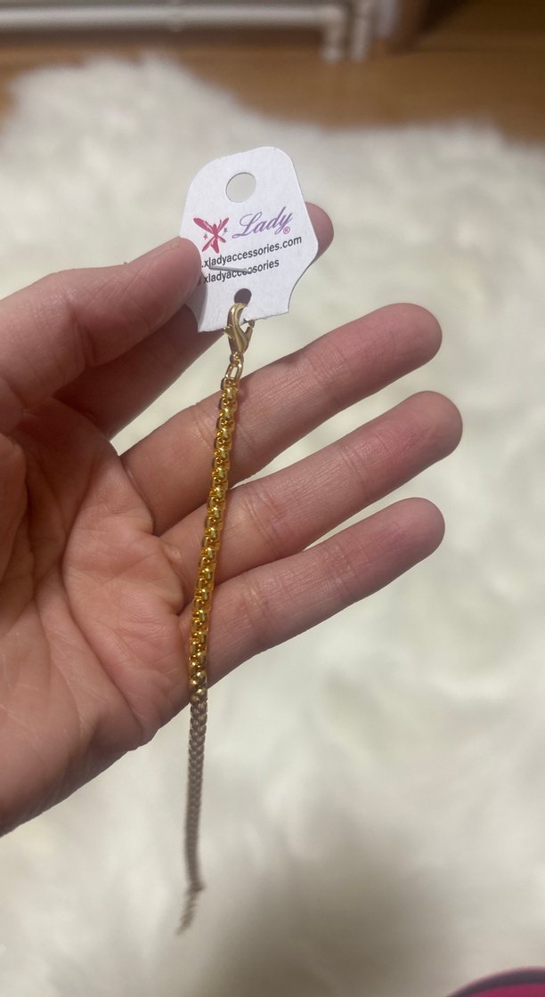 Zincir Detaylı Altın Rengi Kadın Bileklik - Görsel 3