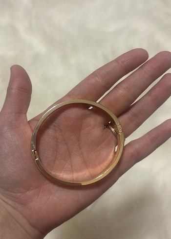 Klasik Şıklık Altın Tokalı Bileklik - Görsel 2