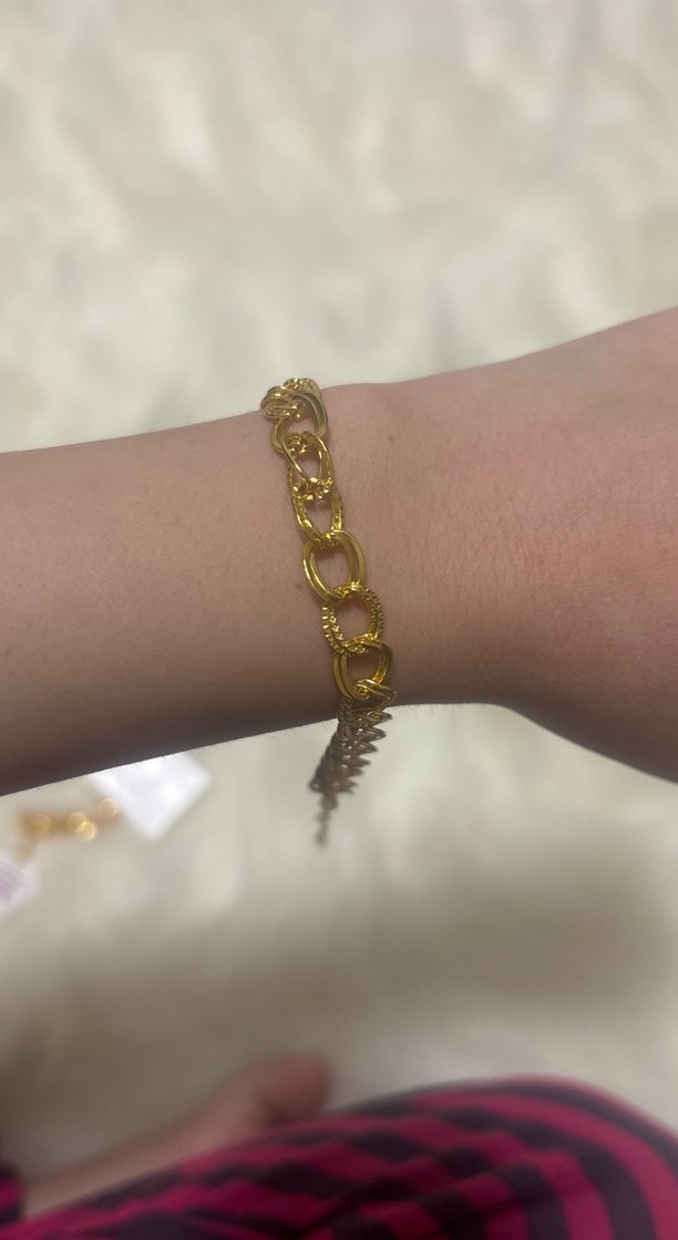 Zincir Detaylı Altın Renkli Kadın Bileklik - Görsel 2