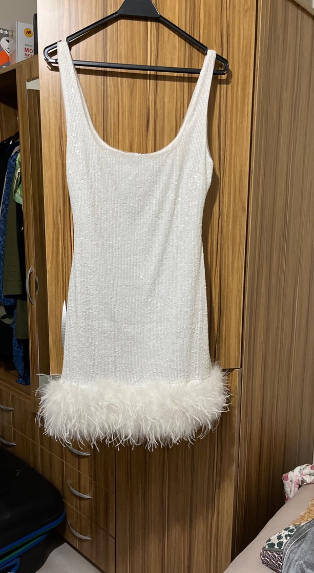 Tüy Detaylı Beyaz Mini Elbise - Görsel 2