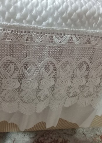 İşlemeli Beyaz Parlak Yatak Örtüsü - Görsel 4