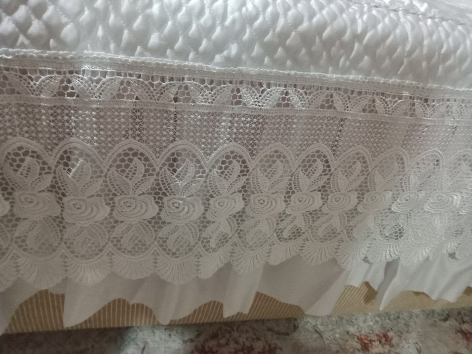 İşlemeli Beyaz Parlak Yatak Örtüsü - Görsel 4