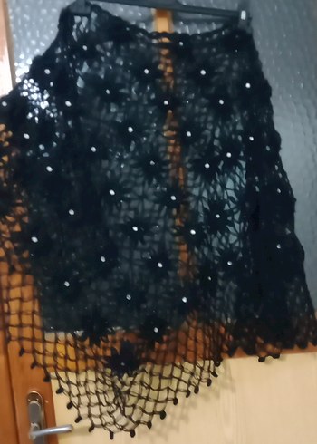 Siyah Dantel Detaylı Gotik Kadın Şal - Görsel 3