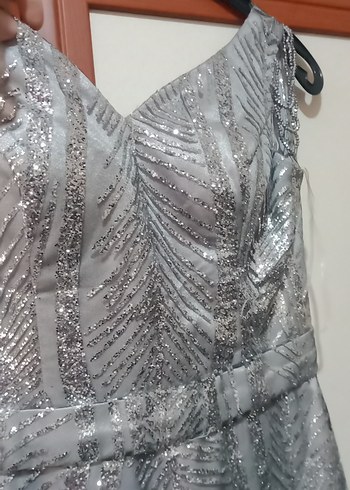 Gri Yılan Desenli Uzun Abiye Elbise - Görsel 5