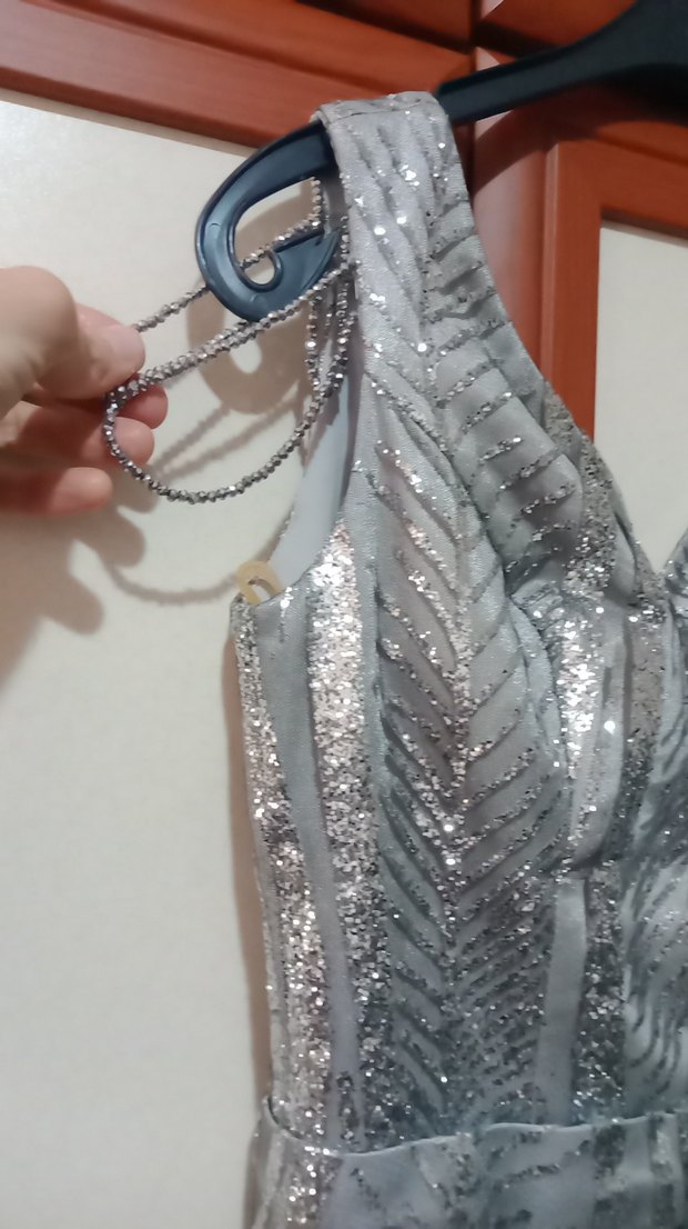 Gri Yılan Desenli Uzun Abiye Elbise - Görsel 4