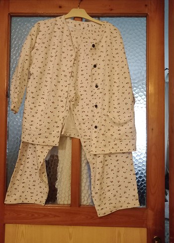 Bej Çiçekli Uzun Kollu Vintage Pijama 2elbise 1pijama takımı - Görsel 4