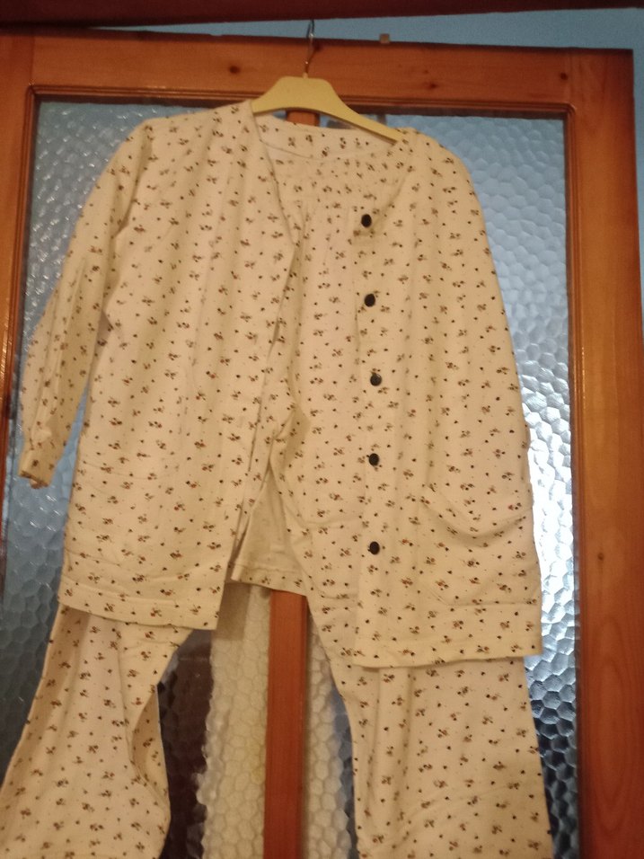Bej Çiçekli Uzun Kollu Vintage Pijama 2elbise 1pijama takımı - Görsel 5
