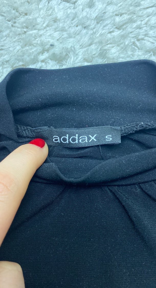 Siyah Yarım Balıkçı Yaka Uzun Kollu Kadın Tişört - Görsel 3