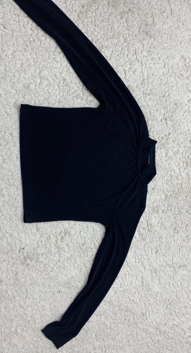 Siyah Yarım Balıkçı Yaka Uzun Kollu Kadın Tişört - Görsel 2