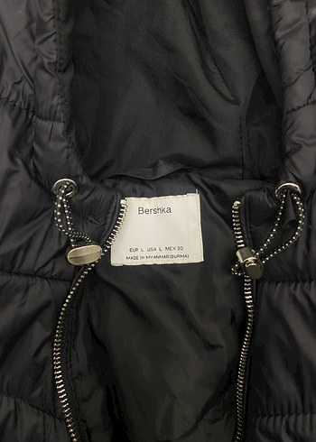 BERSHKA hafif belden oturmalı siyah mont - Görsel 2