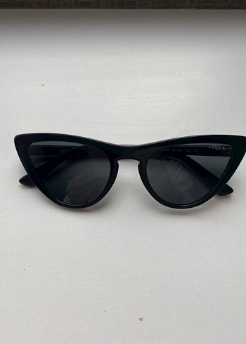 Vogue Gigi Hadid işbirliği Siyah Minimalist Kadın Güneş Gözlüğü - Görsel 2