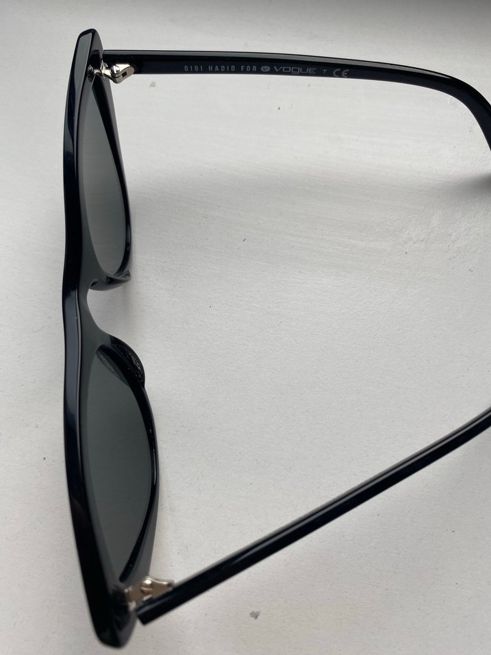 Vogue Gigi Hadid işbirliği Siyah Minimalist Kadın Güneş Gözlüğü - Görsel 4