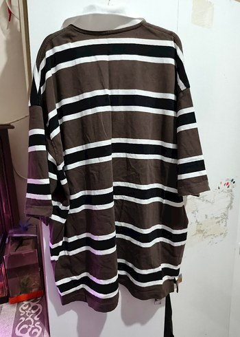 Düğmeli Kahverengi Çizgili Tişört - Görsel 2